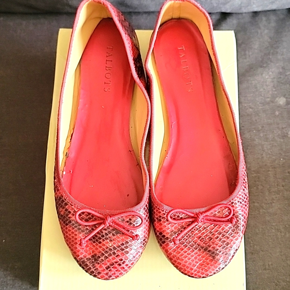 Talbots, Size 6.5, Red, snake leather print